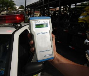 etilometro-na-mao_modificada