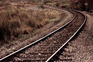 Cruzamento entre ferrovia e rodovia