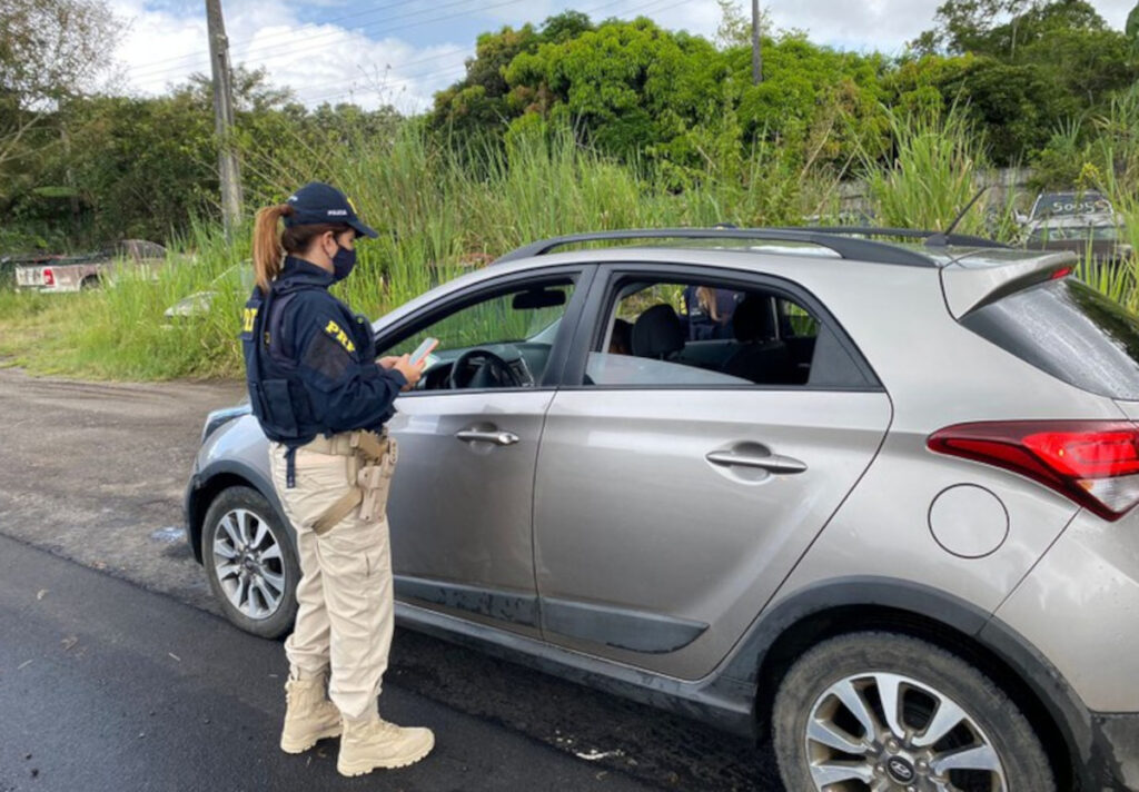 Uso de celular ao volante