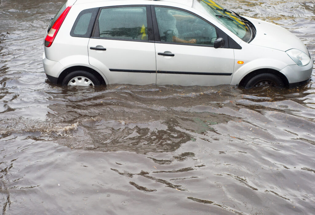 Ligar o carro depois da enchente