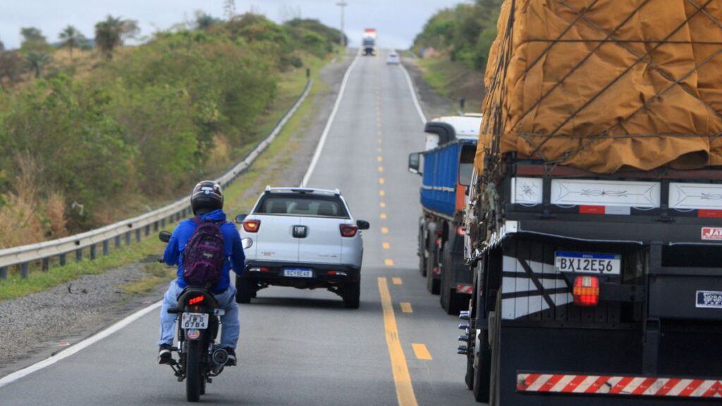 Estrada em Jaguaquara, Bahia, Brasil