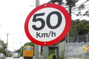 Mudança limite de velocidade da via