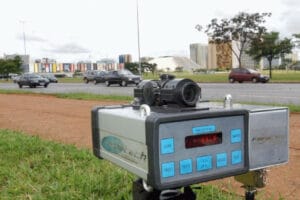 Indústria da multa existe no Brasil