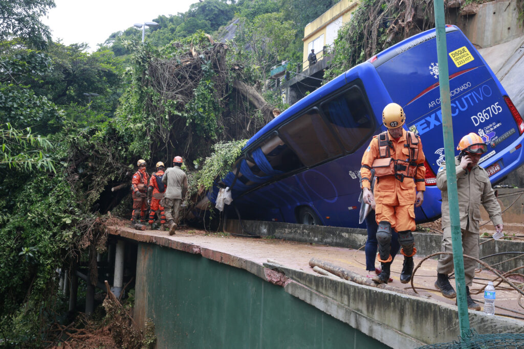 Danos causados pelo temporal no Rio