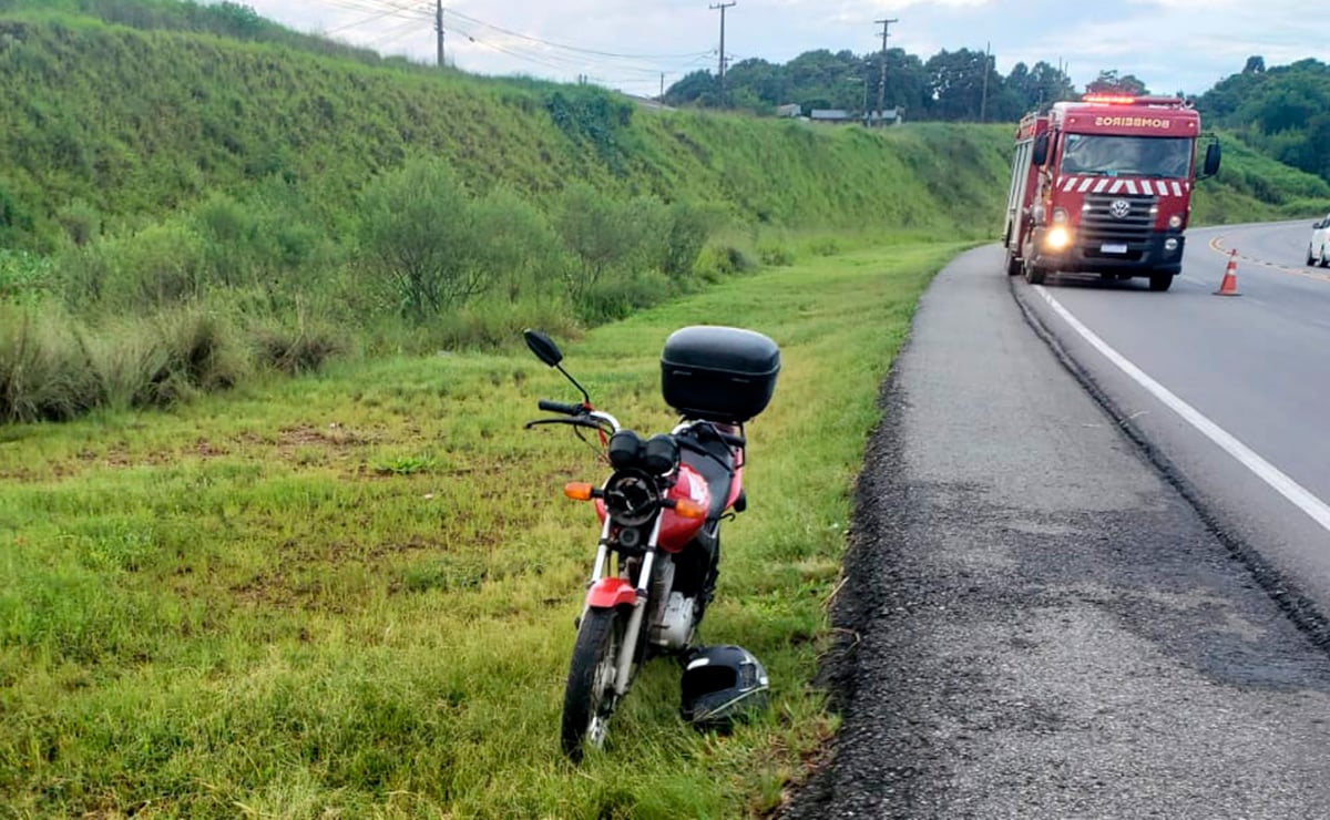 acidente-moto-sandero-contorno-norte-tamandare