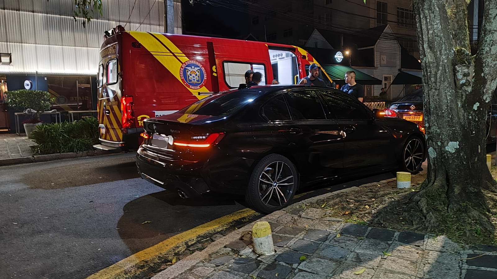 Cliente deixa BMW em ‘vallet’ de balada e manobrista atropela pedestre no Batel