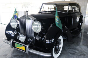 Rolls-Royce da Presidência da República em exposição no Planalto