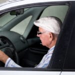 idoso parar de dirigir