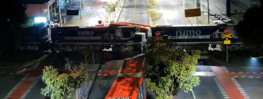 biarticulado X trem sinalização ferroviária