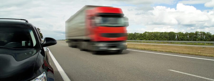 andar pelo acostamento