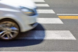 ultrapassagem em faixa de pedestre