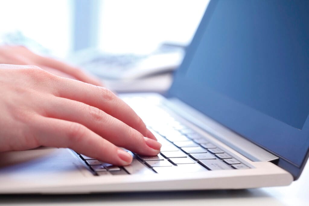 Curso teórico para tirar a CNH pode mudar: entenda o que propõe a nova minuta do Governo Federal