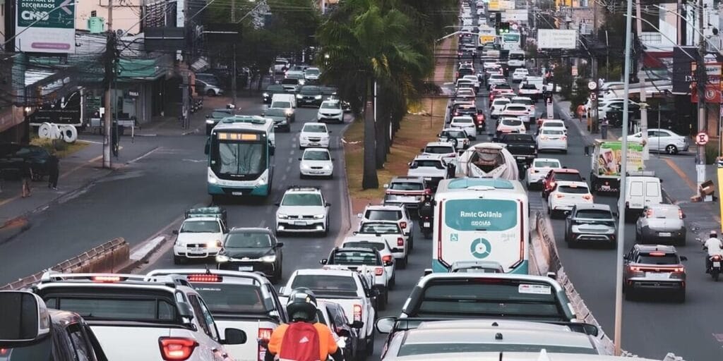 Detran e UFG terão banco de dados unificado do trânsito de Goiás