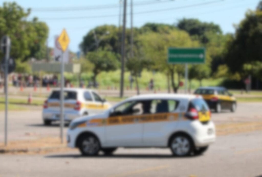 Acidentes durante aulas de direção: seguros não cobrem e a conta é sua. Entenda a mudança que ninguém explicou!