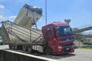 caminhões basculantes