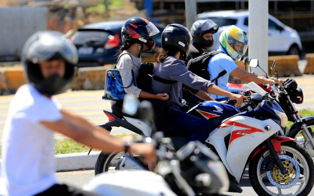 A cultura da motocicleta no Brasil: desafios, riscos e caminhos possíveis
