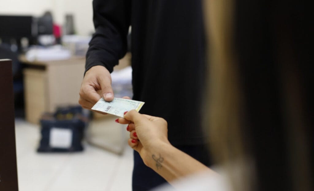 Renovação automática da CNH é risco sanitário: quando a estatística ignora a saúde, a vida entra em perigo