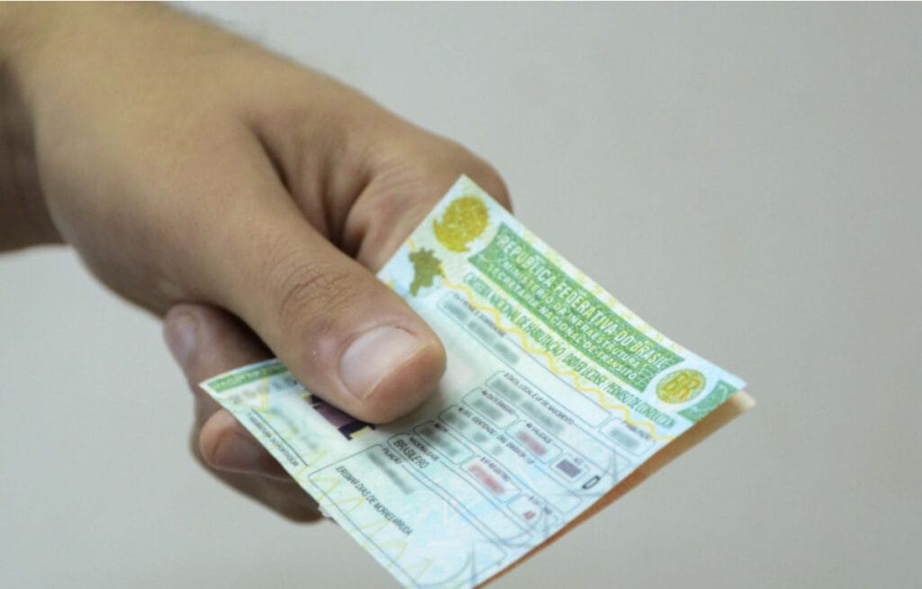 A uberização da formação de condutores: quando o país transforma uma política pública em um experimento arriscado