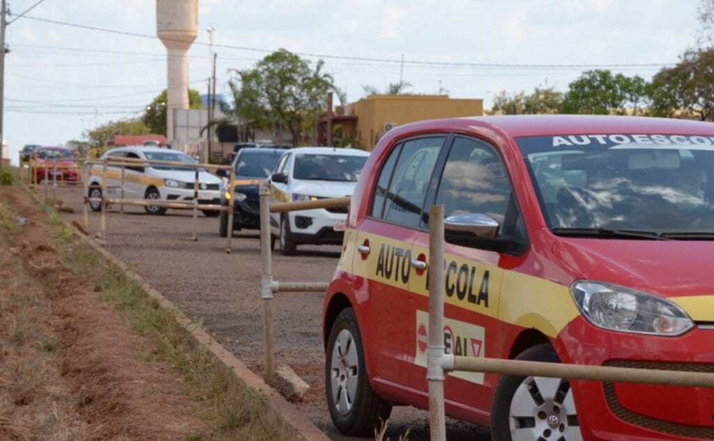 Fim da baliza na prova da CNH não significa que o futuro condutor não precisa saber estacionar