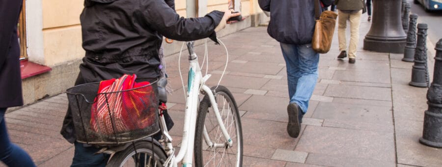 bicicleta na calçada