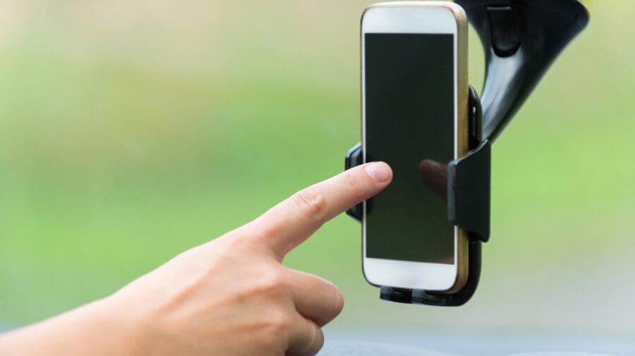 celular ao volante motorista