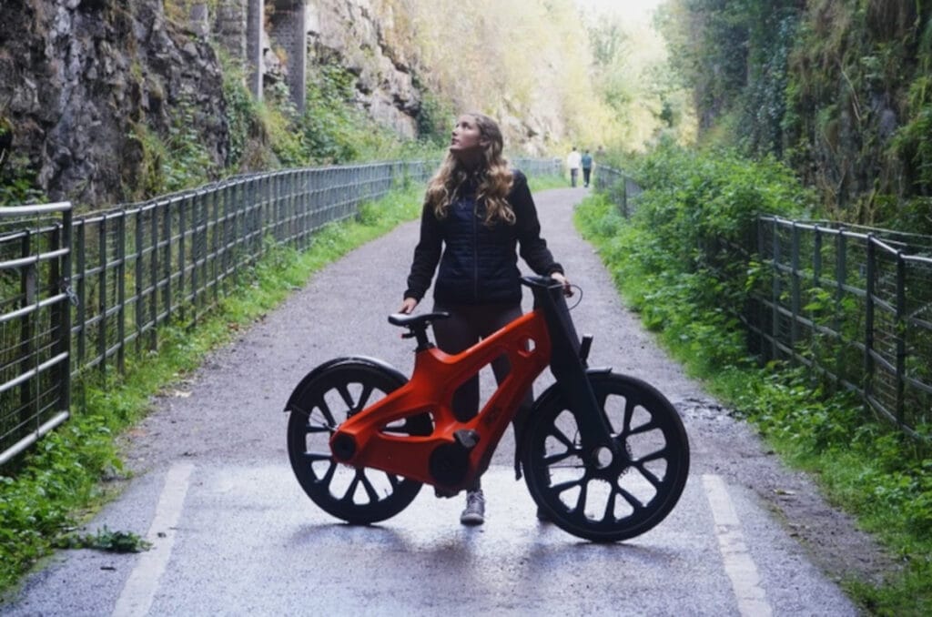 Bike feita com plástico reciclado dos oceanos chega ao Brasil