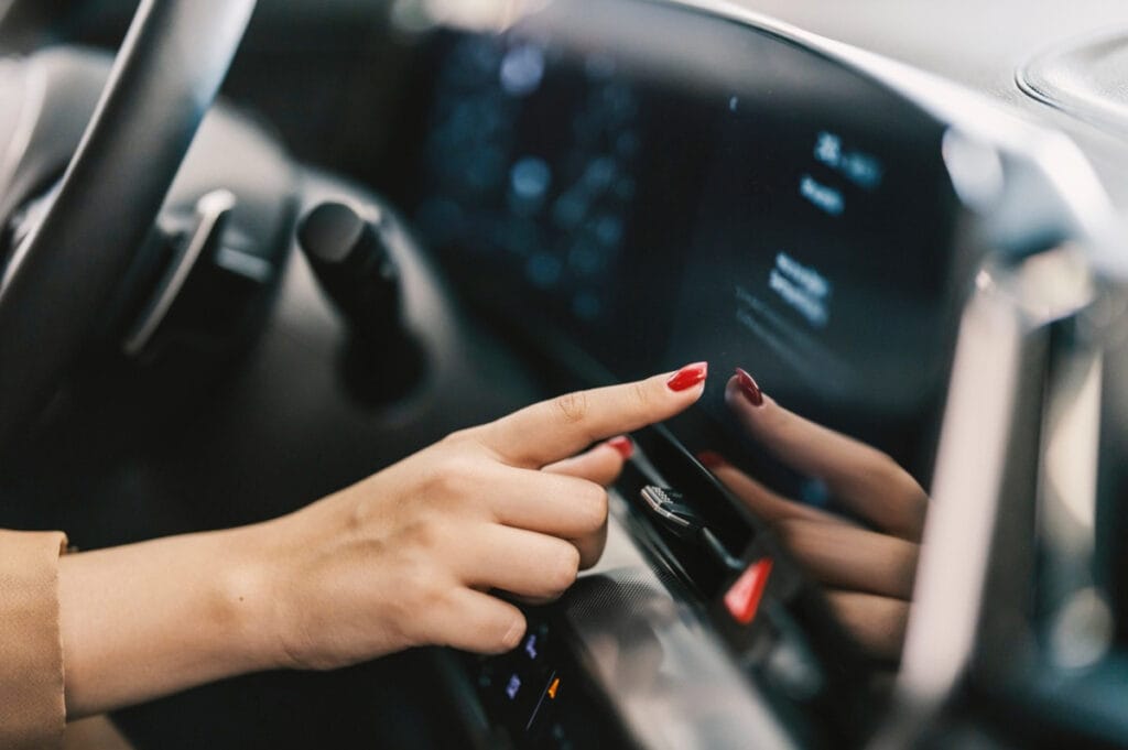 Carro zero e segurança no trânsito com novas tecnologias