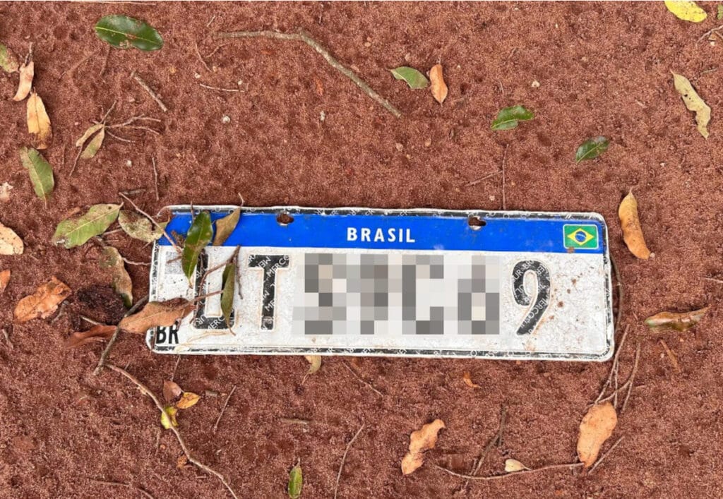Perdeu a placa do carro na enchente? Veja o que fazer para evitar problemas e circular legalmente
