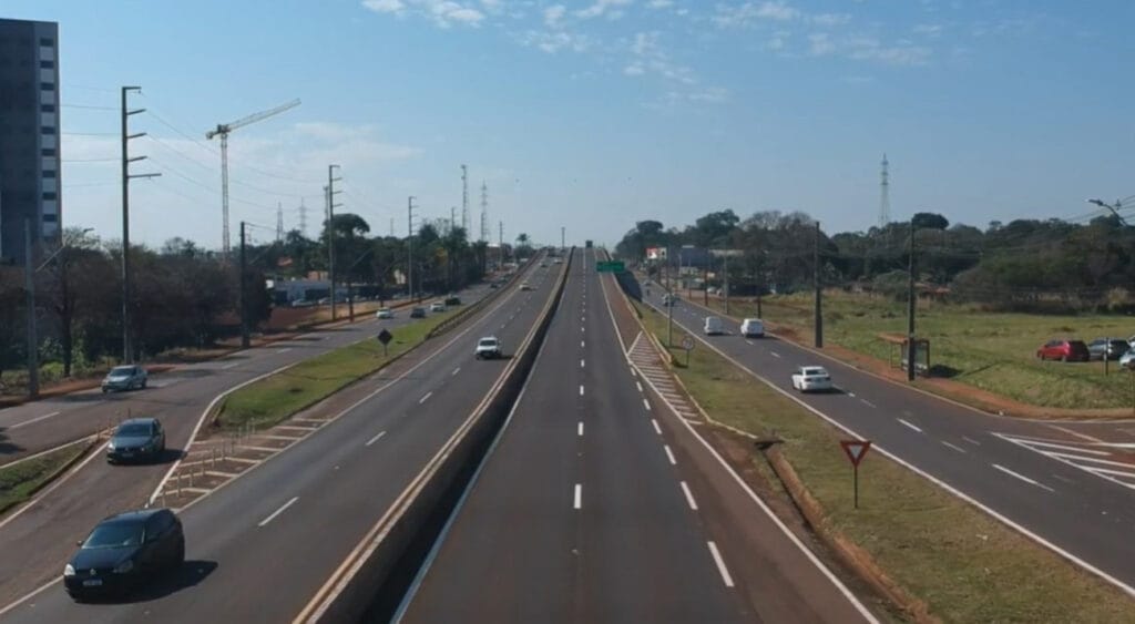 Paraná recolheu quase 90 mil pneus do meio ambiente em 2025 e utilizou para asfaltar estradas