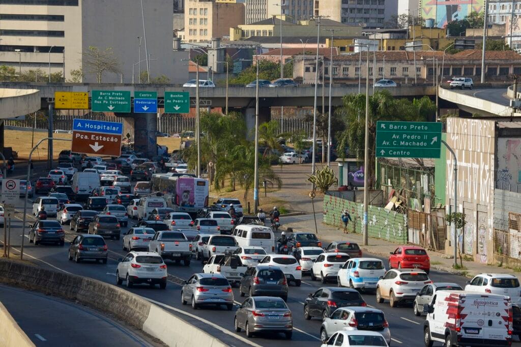 Consultar a situação do veículo pela internet ajuda a evitar multas, dívidas e problemas com o licenciamento