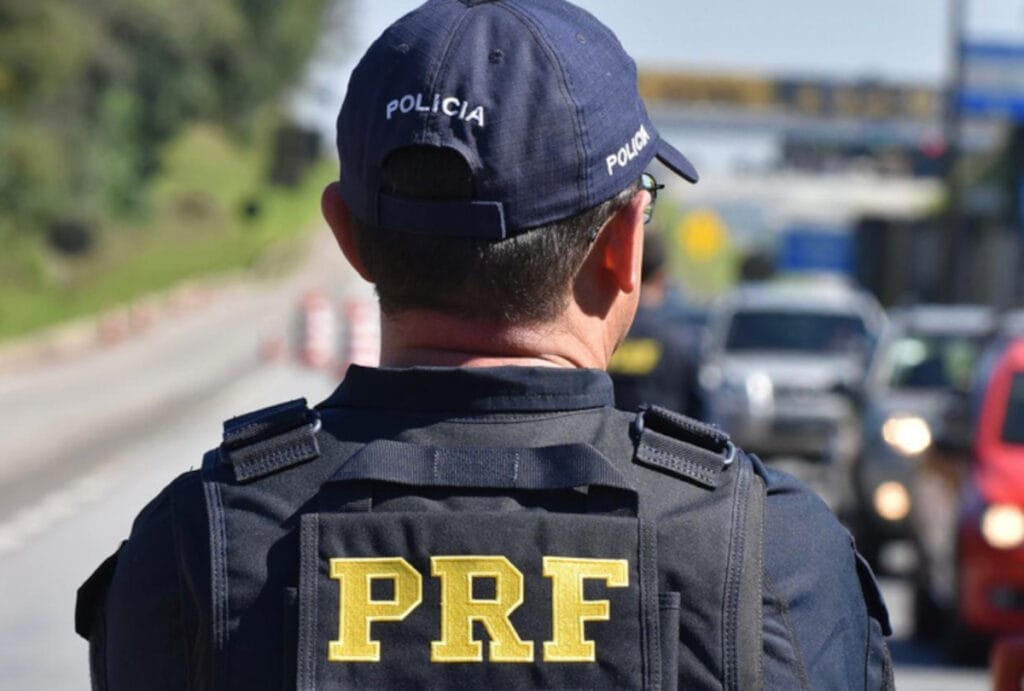 Feriado de Tiradentes terá reforço da PRF nas rodovias; veja o que será fiscalizado