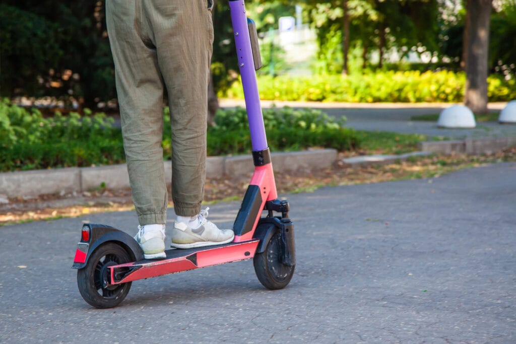 Micromobilidade avança no Brasil, mas cidades ainda não acompanham mudança no trânsito