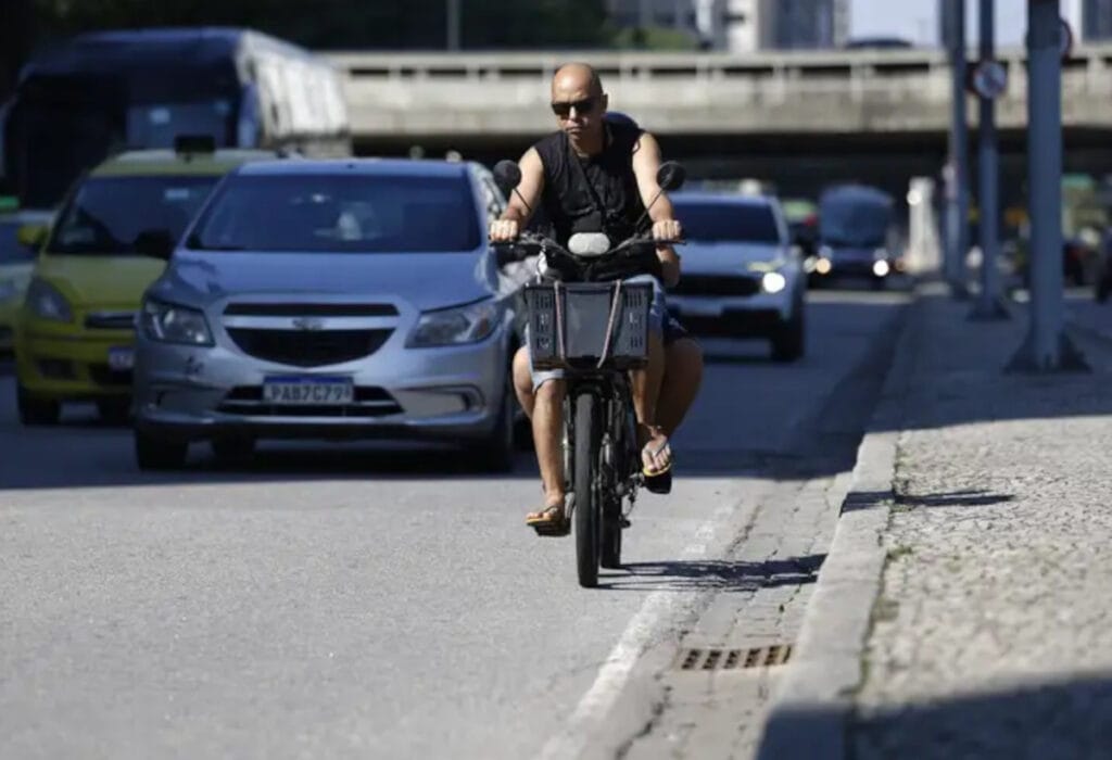 Micromobilidade cresce sem padrão nacional e expõe falhas na organização do trânsito