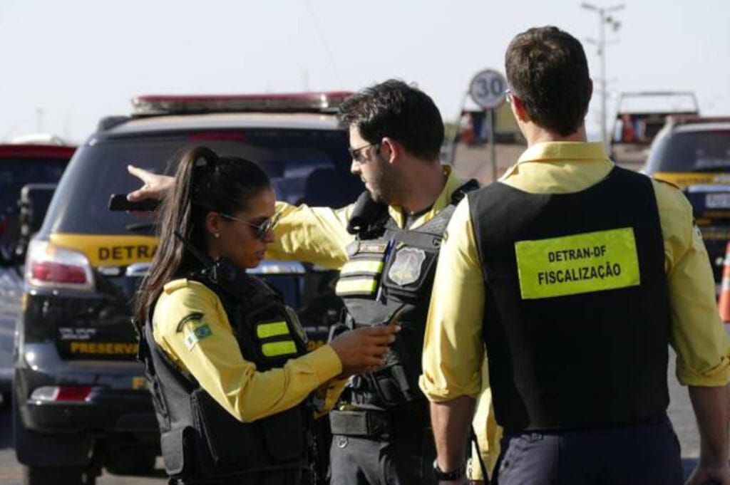 agentes de trânsito lei