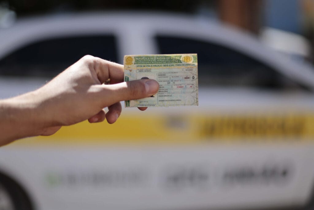 Projeto cria auxílio emergencial para autoescolas afetadas por mudanças na formação de condutores