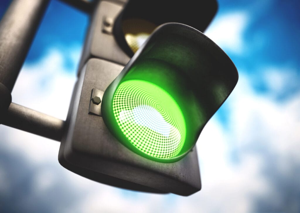 “Faixa verde” no trânsito: tecnologia promete reduzir congestionamentos sem ampliar vias