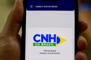 Golpe da multa de trânsito