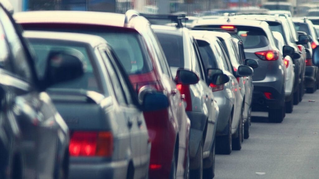 Férias escolares aumentam movimento nas estradas e reforçam importância da manutenção preventiva dos veículos