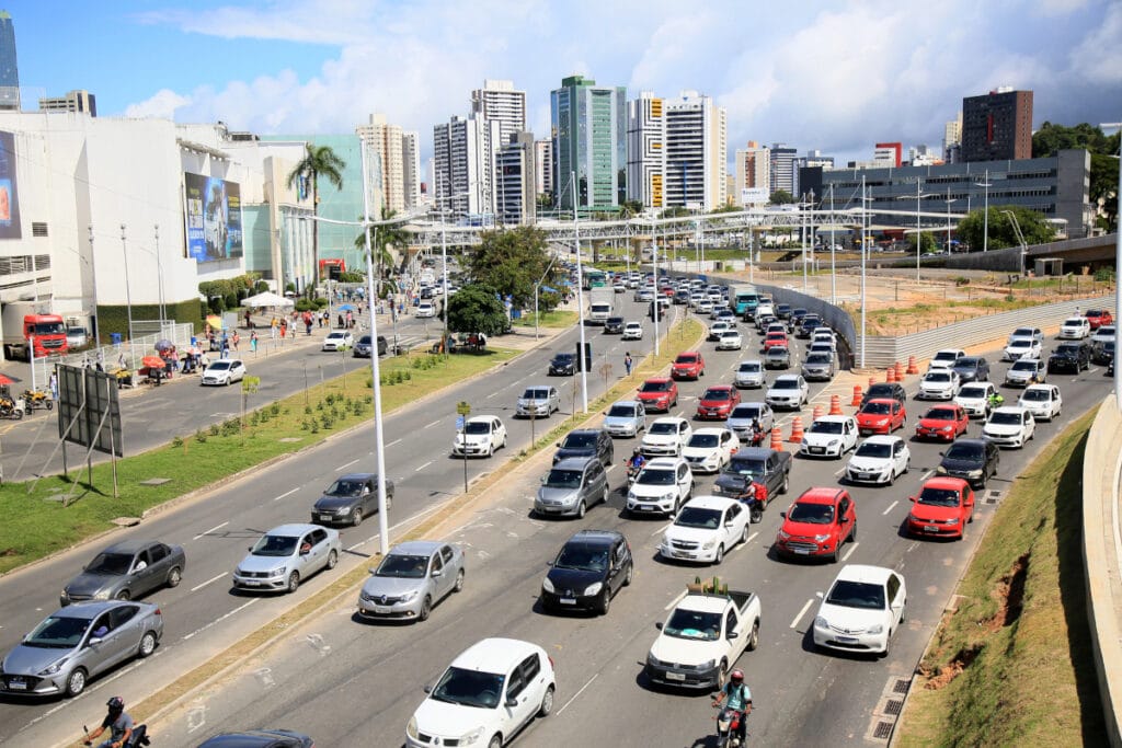 Comissão da Câmara pode votar relatório que reúne 270 propostas de mudanças no CTB