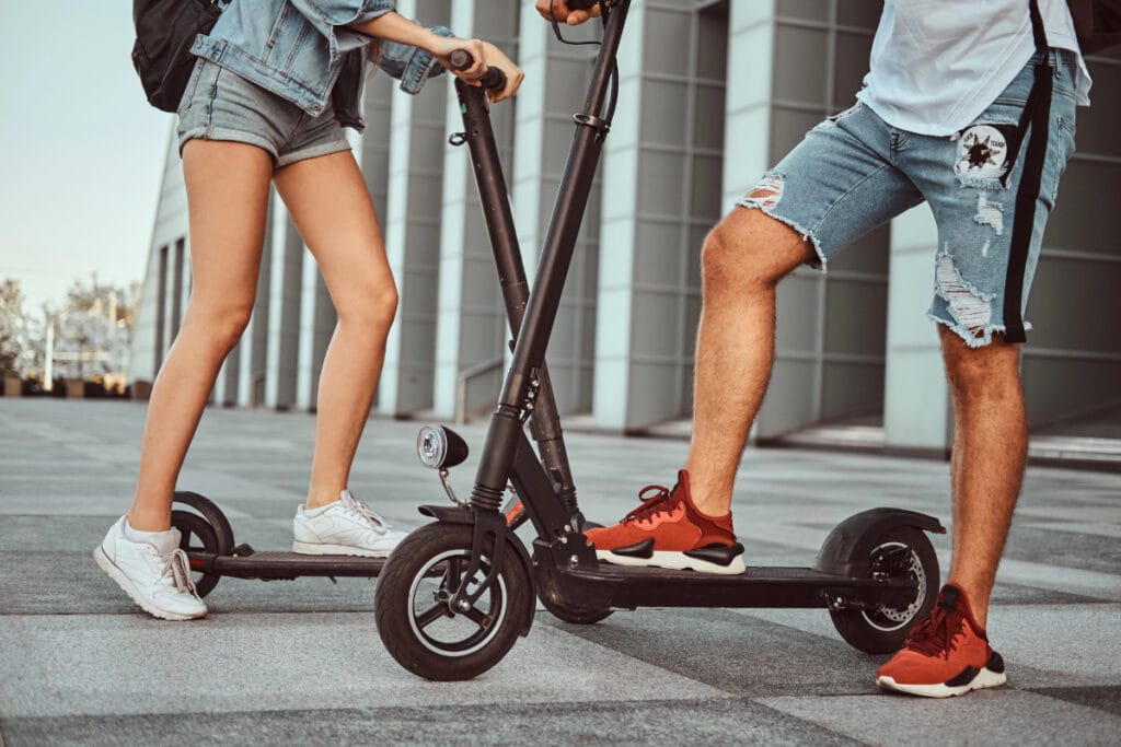 Espanha endurece regras para patinetes elétricos; o que o Brasil pode aprender