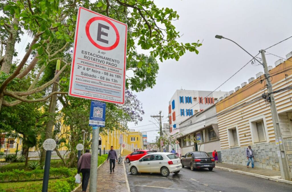 Comissão aprova fim dos pontos na CNH por infração na Zona Azul; entenda o que pode mudar