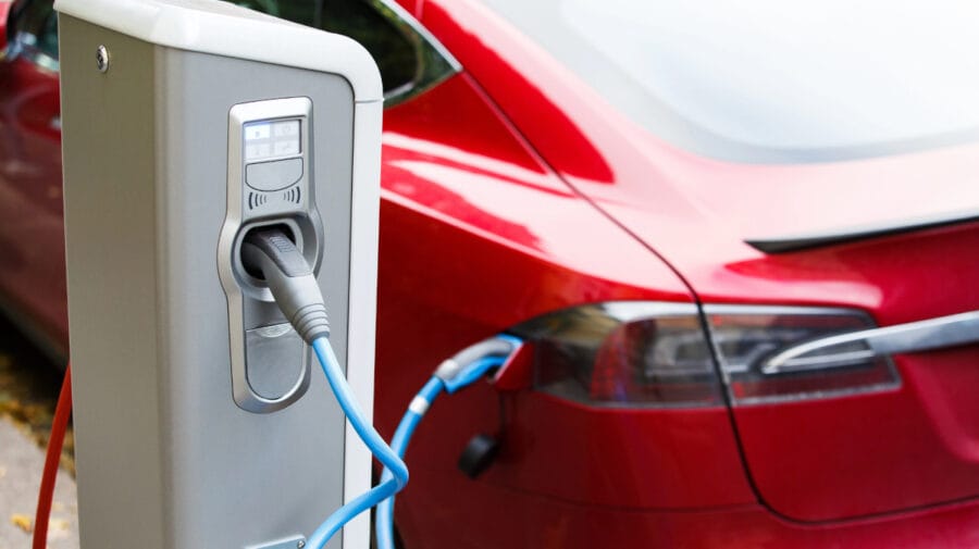 carregar carro elétrico todos os dias mitos