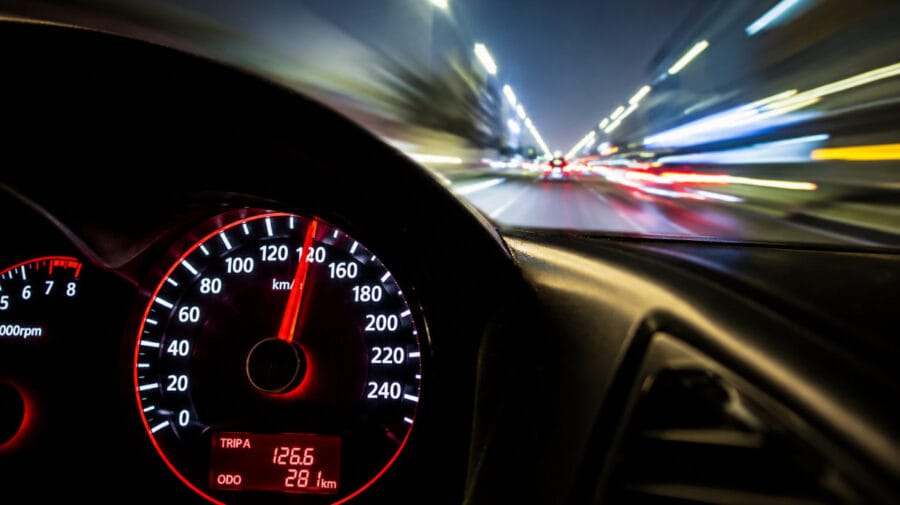 carro limitador de velocidade