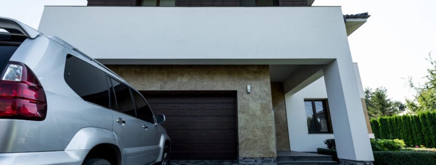 carro parado garagem