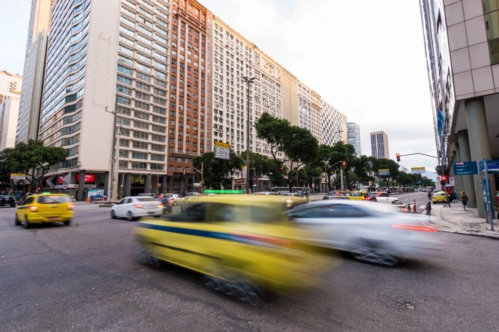 Código de Trânsito pode mudar em vários pontos; comissão vota parecer com 270 propostas