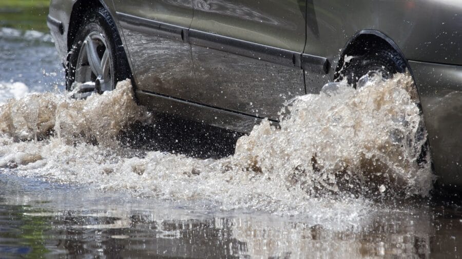Dirigir com chuva forte