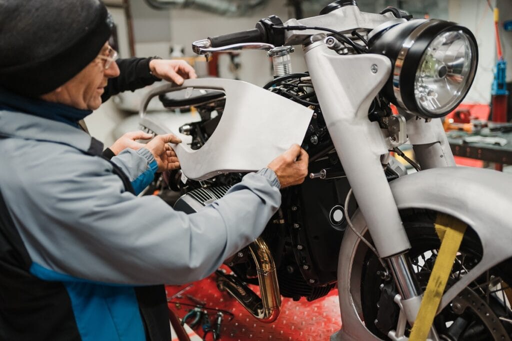 Frota de motocicletas cresce no Brasil e reforça importância da manutenção preventiva