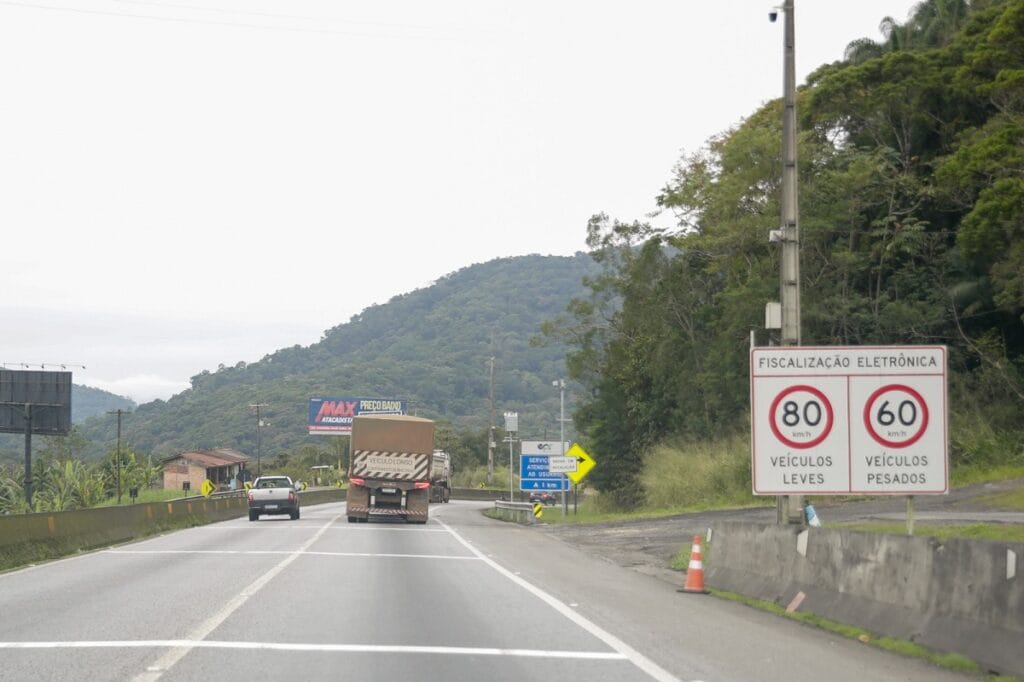 Após instalação de radares, trechos de rodovias registram forte queda nos atendimentos a acidentes