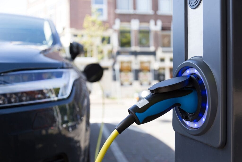 Expansão dos veículos elétricos cria novos desafios para a infraestrutura de recarga