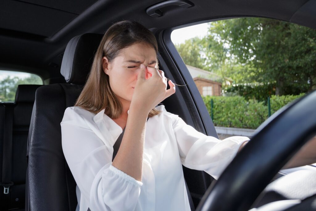 dor de cabeça ao volante